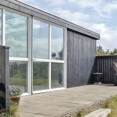 4 Bedroom Stunning In Holiday home