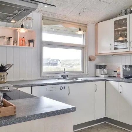 4 Bedroom Stunning In Holiday home *