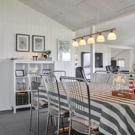 Semesterbostad Fantastiskt Hem I Hvide Sande Med Bastu *